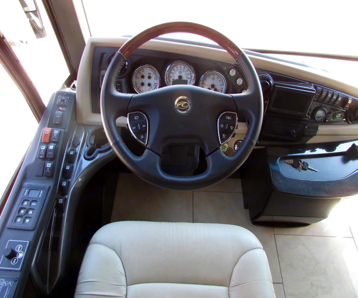 Photo 23 - 2019 Monaco Class A Motorhome rental photo 39