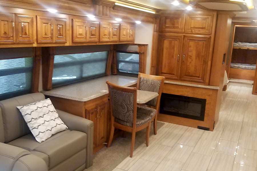 Photo 6 - 2019 American Coach Class A Motorhome rental photo 8