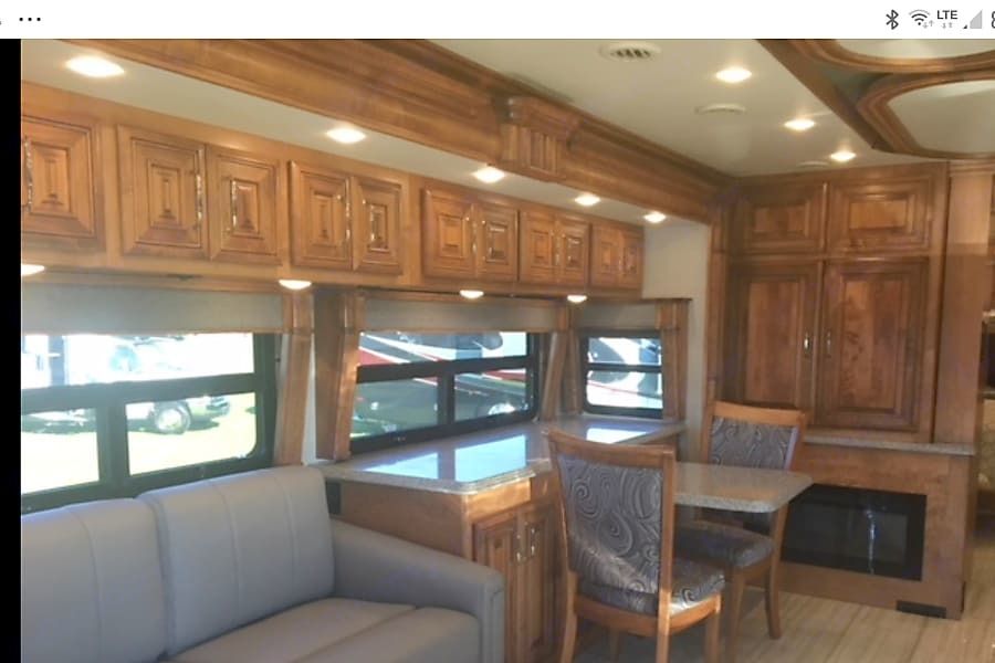 Photo 7 - 2019 American Coach Class A Motorhome rental photo 9