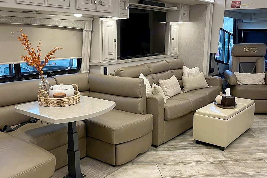 Photo 1 - 2022 Fleetwood Rv Class A Motorhome rental photo 3