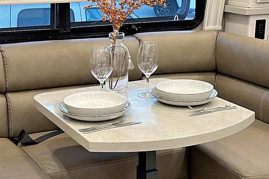 Photo 7 - 2022 Fleetwood Rv Class A Motorhome rental photo 9