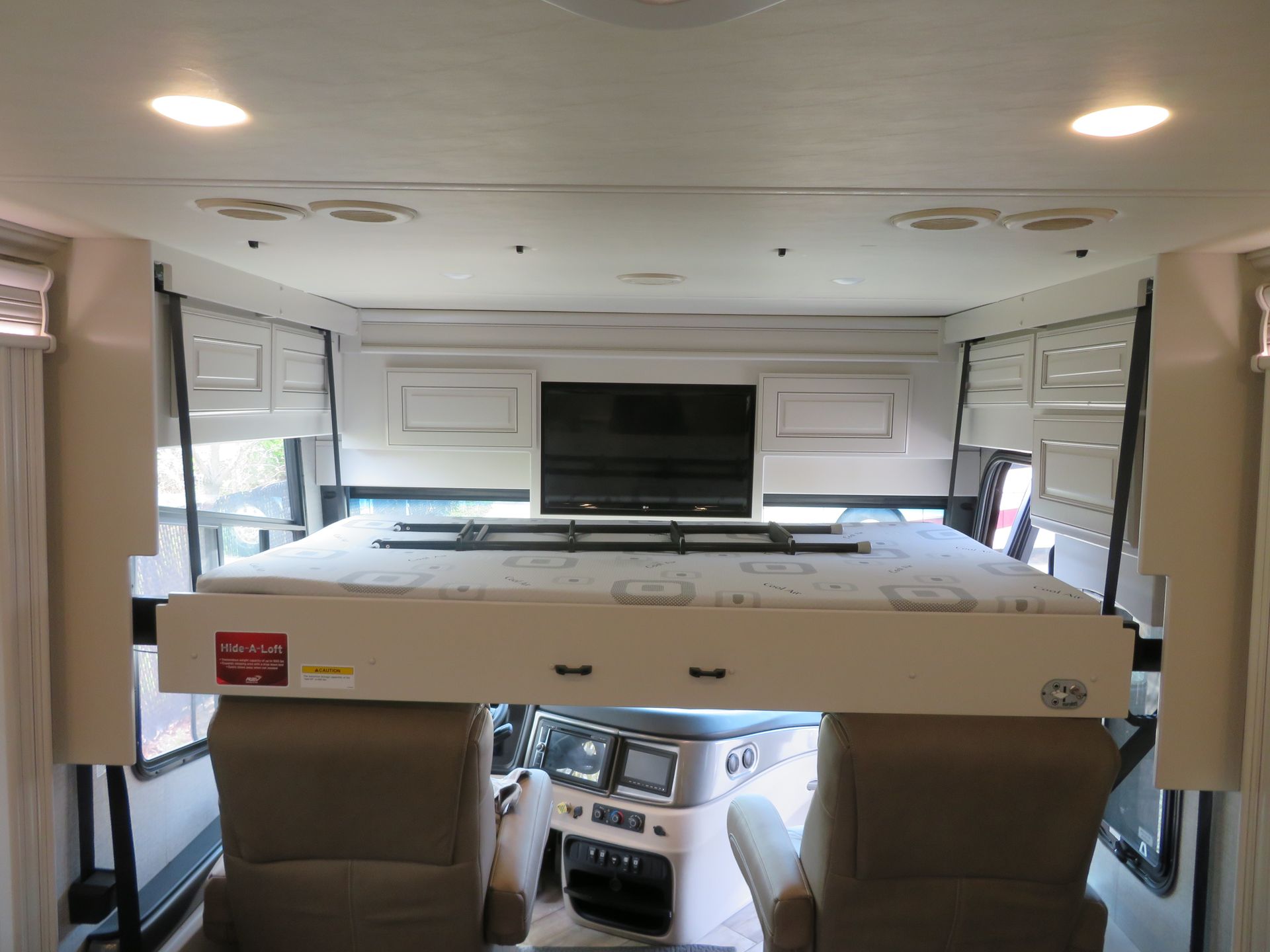 Photo 13 - 2022 Fleetwood Rv Class A Motorhome rental photo 15