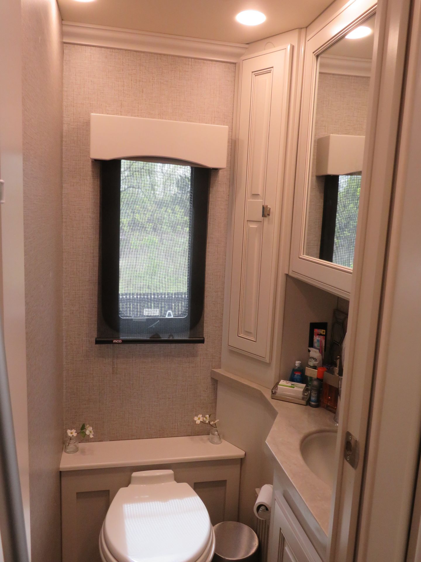 Photo 13 - 2022 Fleetwood Rv Class A Motorhome rental photo 25
