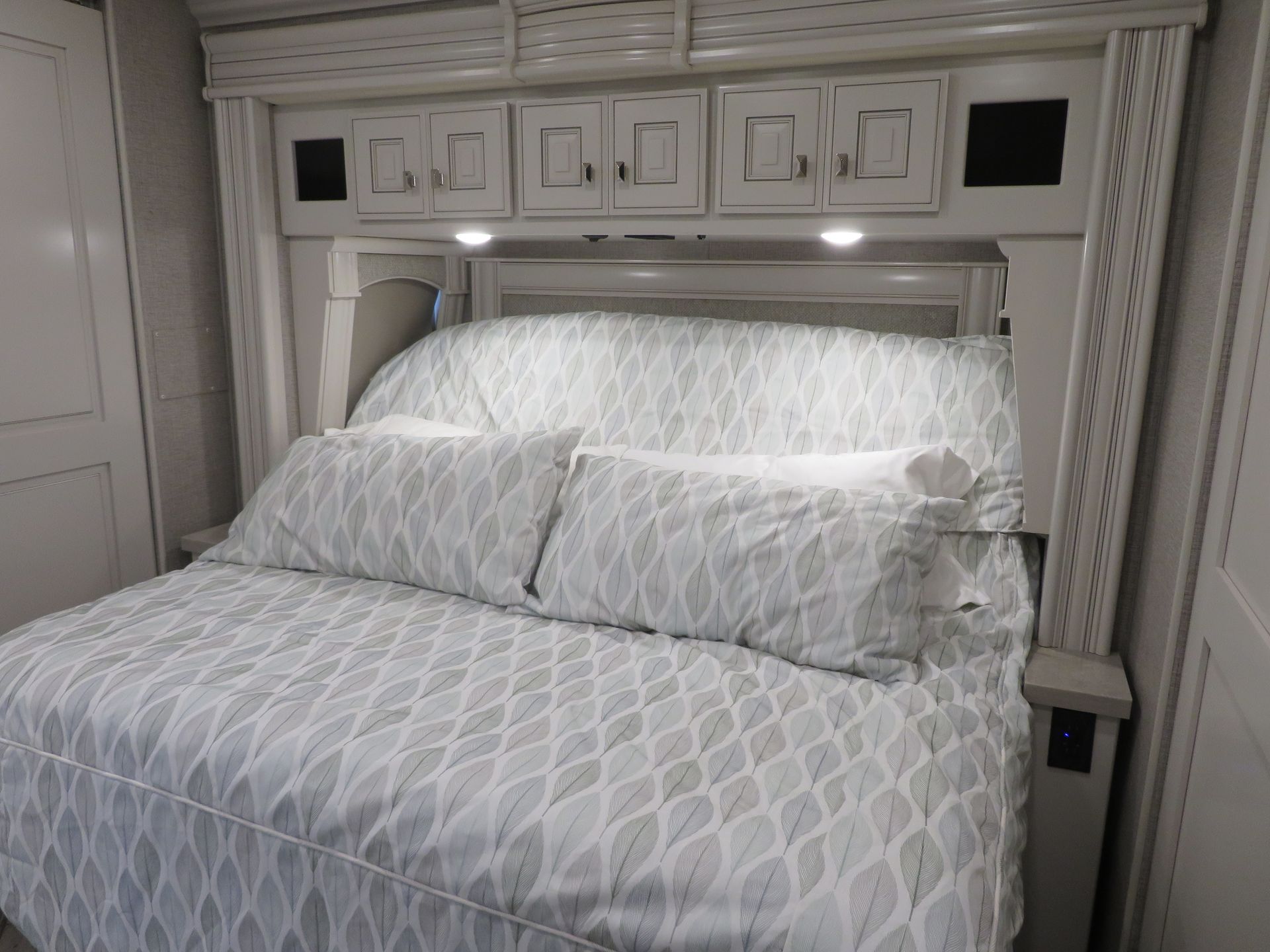 Photo 14 - 2022 Fleetwood Rv Class A Motorhome rental photo 32