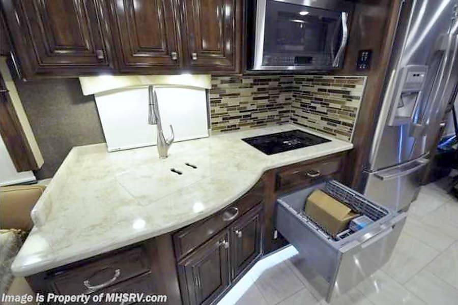 Photo 1 - 2016 Thor Class A Motorhome rental photo 15
