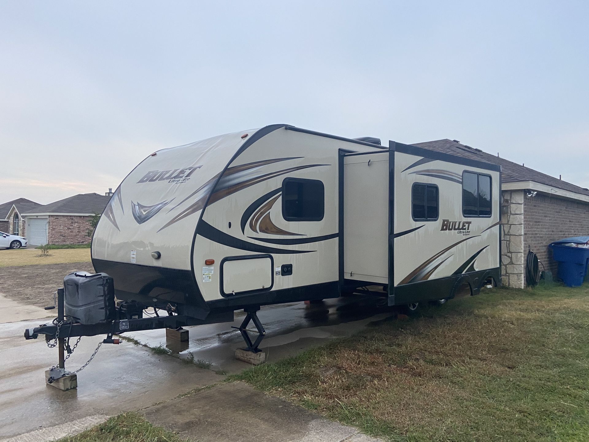 Photo 2 - 2015 Keystone Travel Trailer rental photo 4