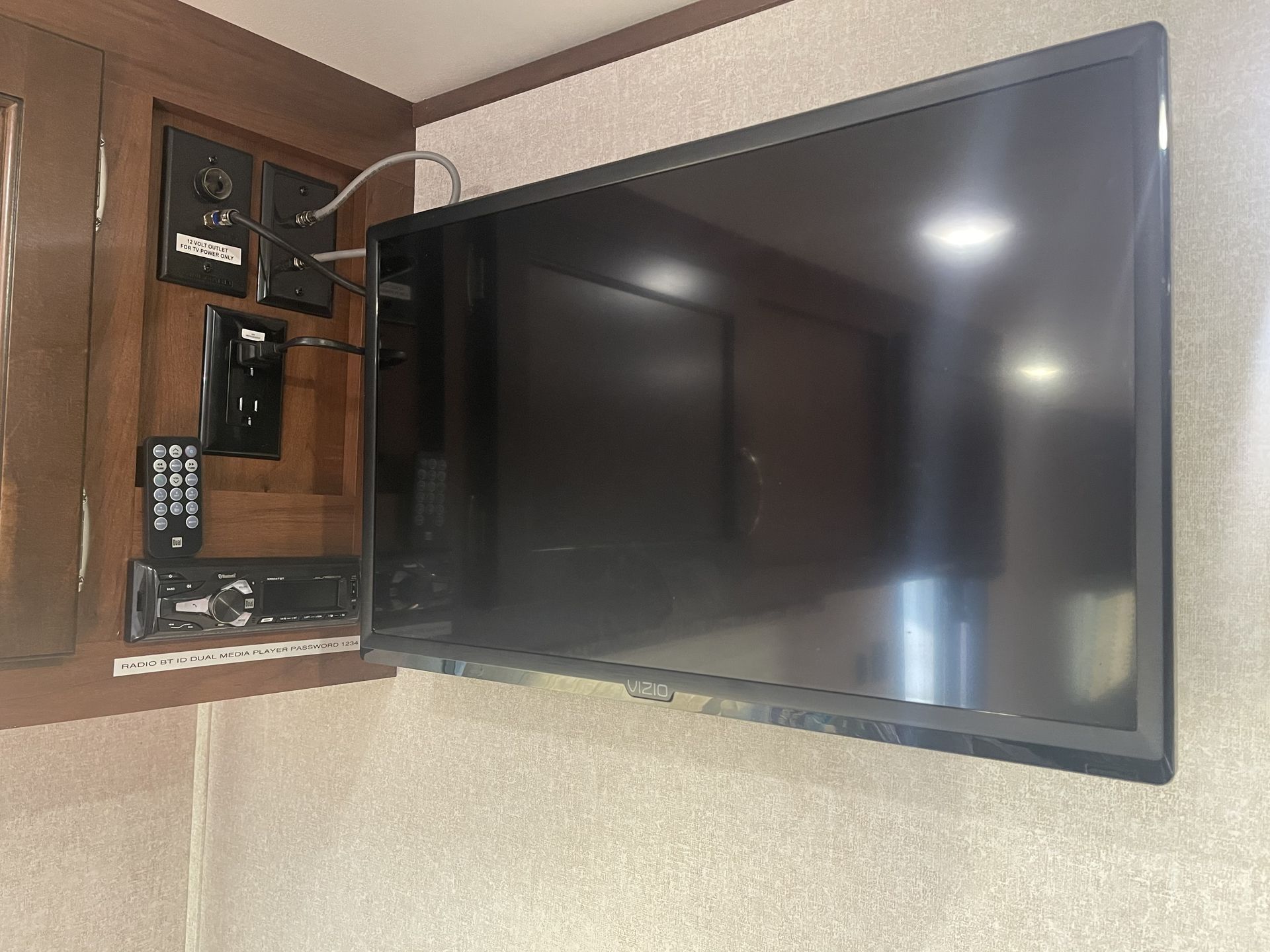 Photo 5 - 2017 Jayco Travel Trailer rental photo 7