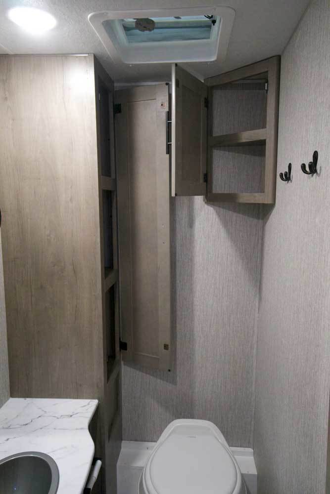 Photo 4 - 2022 Coachmen Class C Motorhome rental photo 6