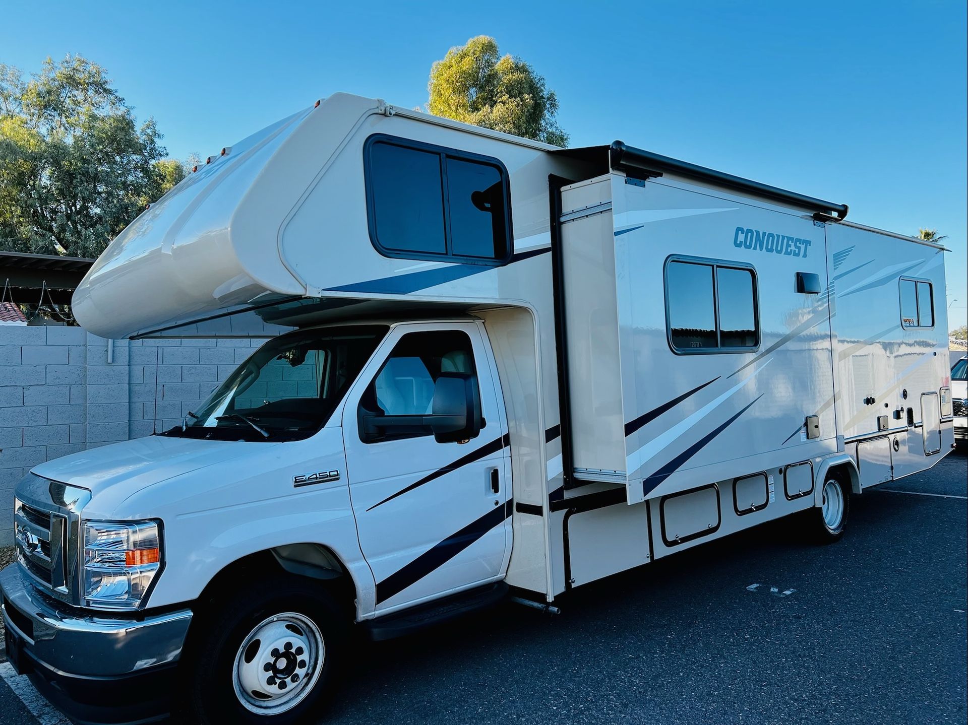 Photo 5 - 2022 Gulfstream Class C Motorhome rental photo 7
