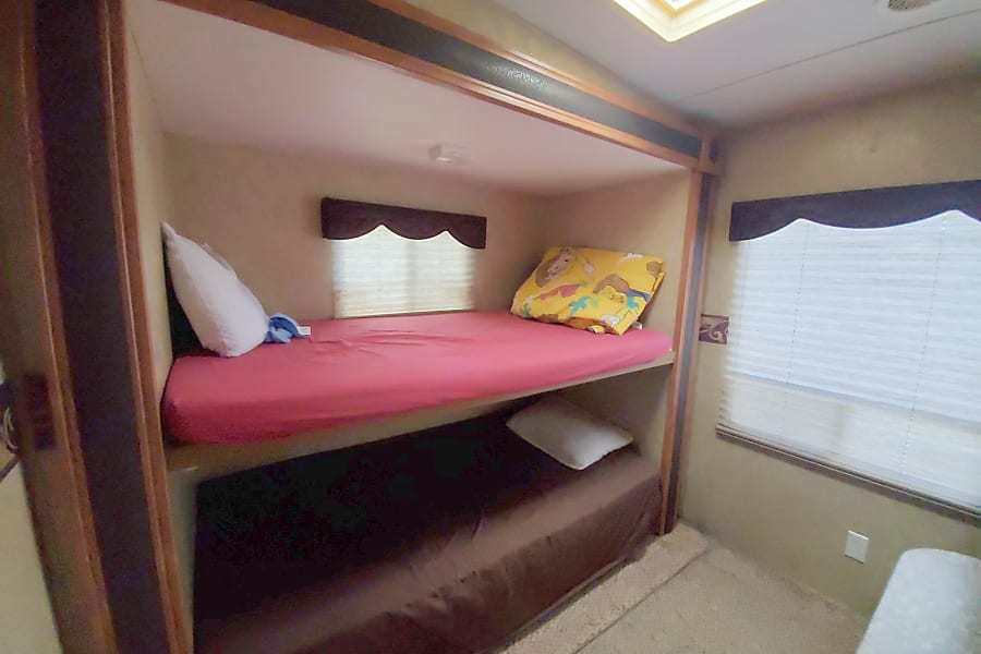 Photo 1 - 2011 Gulf Stream Fifth Wheel rental photo 3