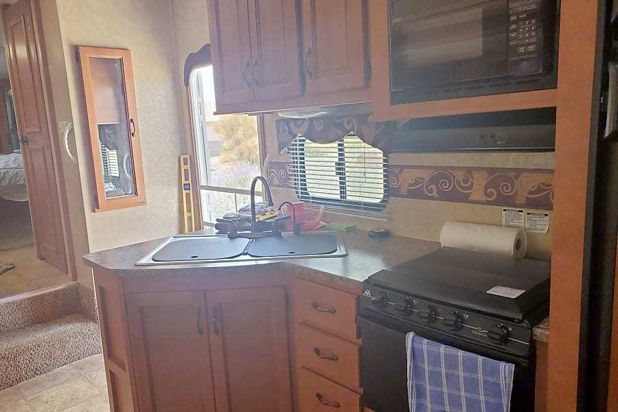 Photo 4 - 2011 Gulf Stream Fifth Wheel rental photo 6