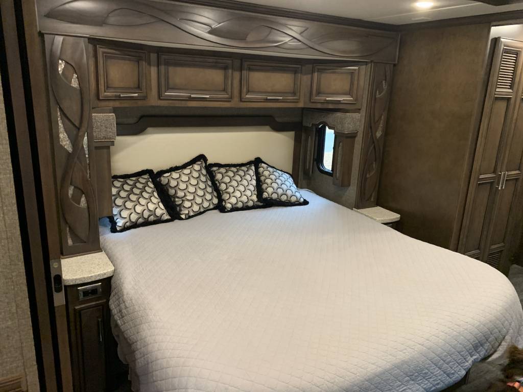 Photo 8 - 2020 Newmar Class A Motorhome rental photo 10