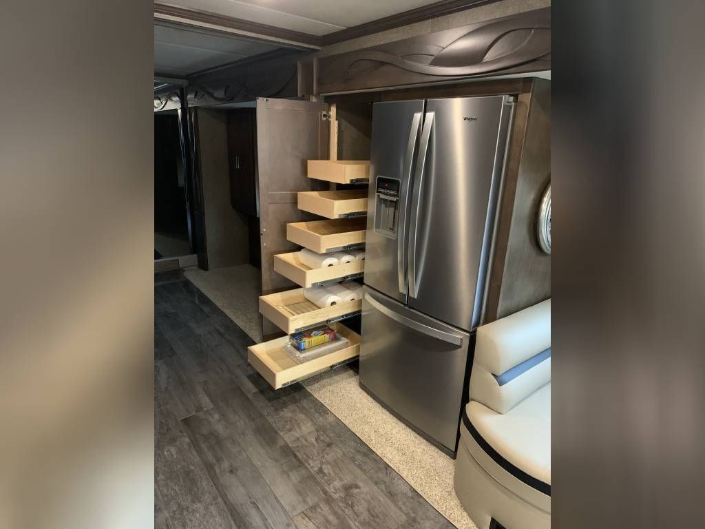 Photo 10 - 2020 Newmar Class A Motorhome rental photo 12
