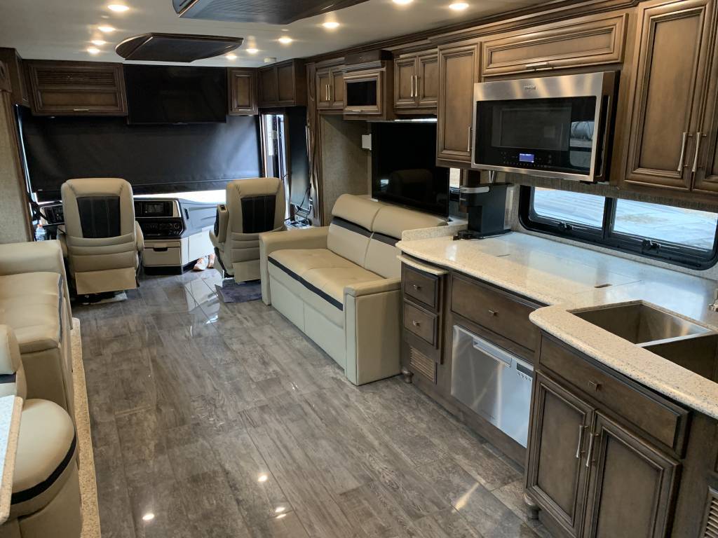 Photo 15 - 2020 Newmar Class A Motorhome rental photo 17