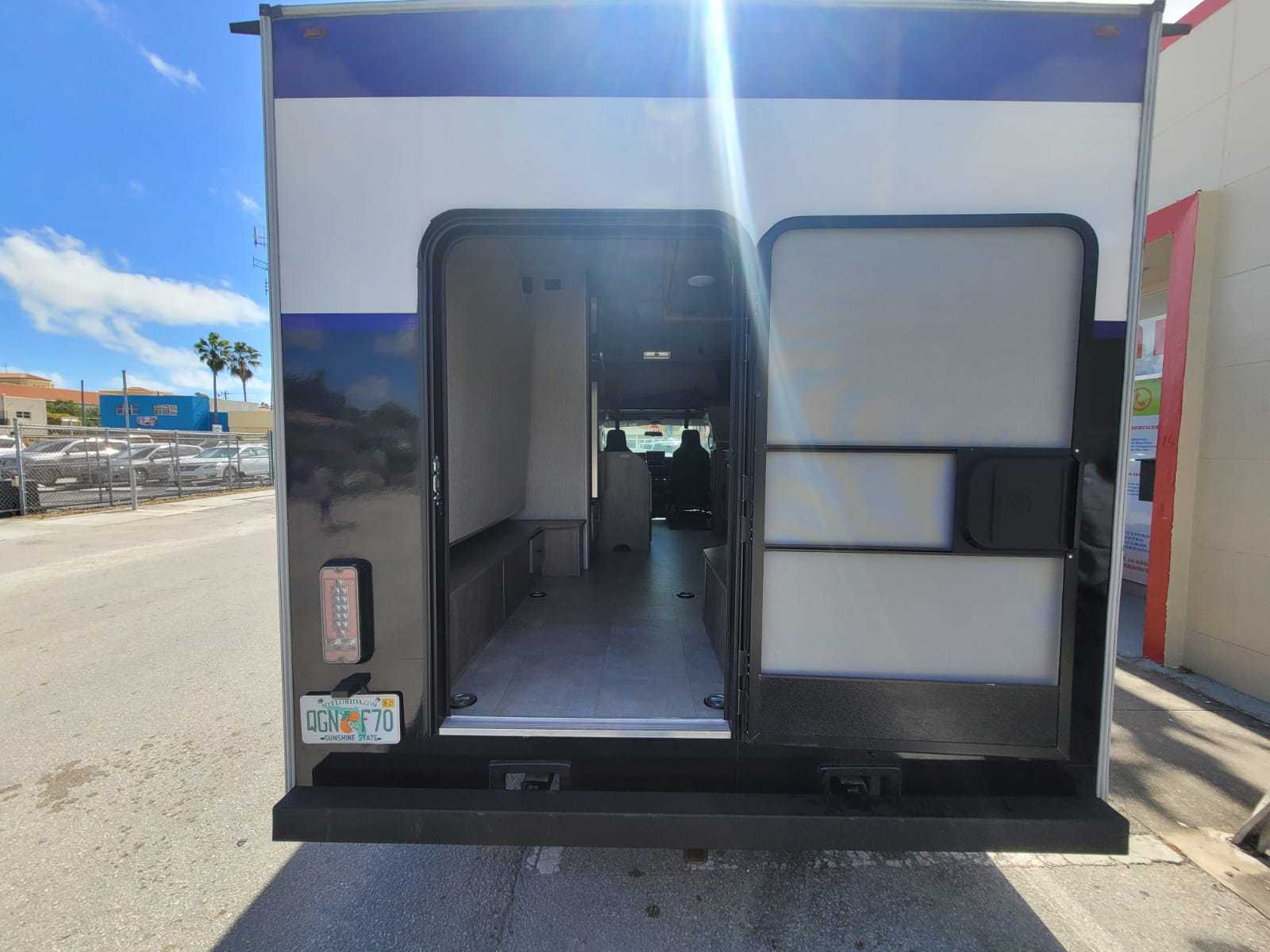 Photo 15 - 2021 Coachmen Class C Motorhome rental photo 17