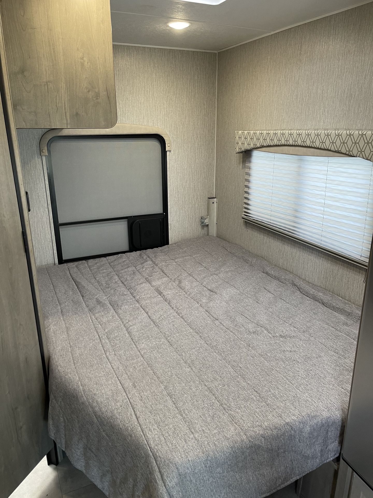 Photo 24 - 2021 Coachmen Class C Motorhome rental photo 26