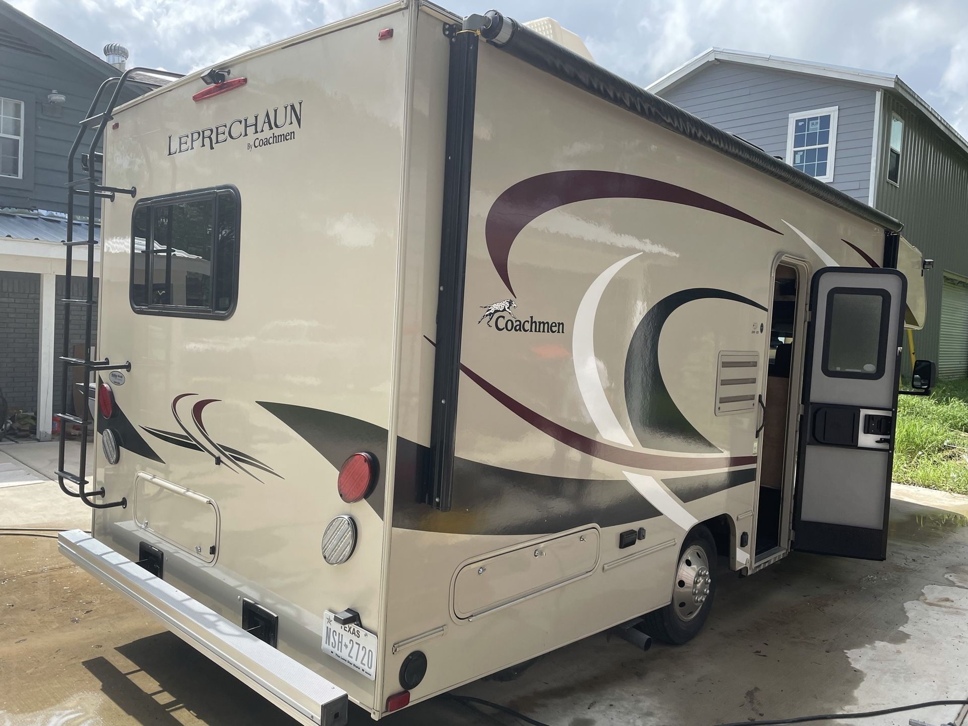 Photo 0 - 2020 Coachmen Class C Motorhome rental photo 4