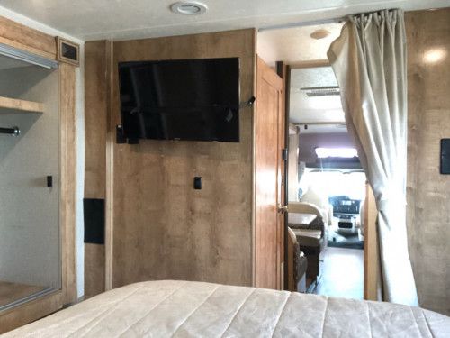 Photo 10 - 2020 Coachmen Class C Motorhome rental photo 12