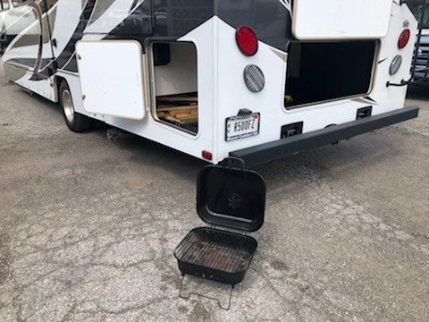Photo 11 - 2020 Coachmen Class C Motorhome rental photo 13