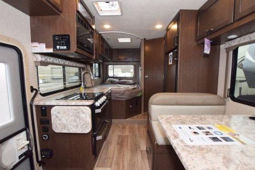 Photo 5 - 2022 Thor Class C Motorhome rental photo 7