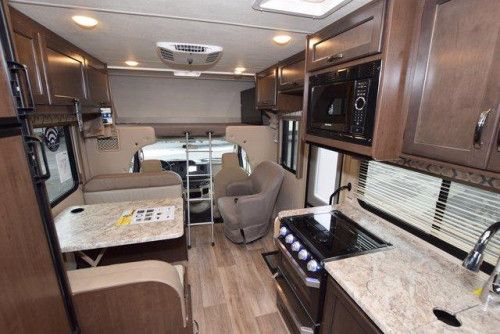 Photo 7 - 2022 Thor Class C Motorhome rental photo 9