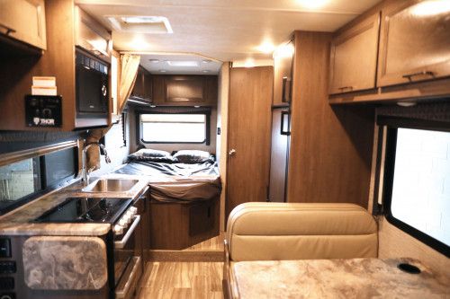 Photo 9 - 2022 Thor Class C Motorhome rental photo 11