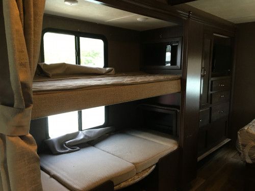 Photo 11 - 2020 Thor Class C Motorhome rental photo 13