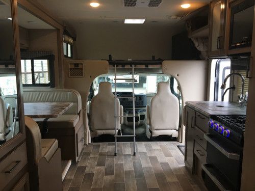 Photo 3 - 2020 Thor Class C Motorhome rental photo 5