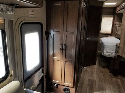 Photo 4 - 2020 Thor Class C Motorhome rental photo 6