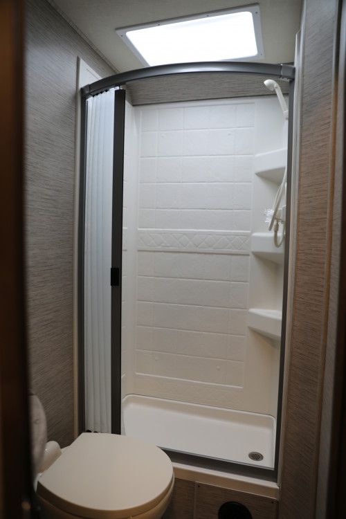 Photo 5 - 2020 Thor Class C Motorhome rental photo 7