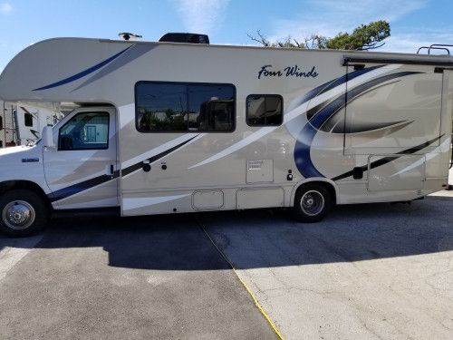 Photo 8 - 2020 Thor Class C Motorhome rental photo 10