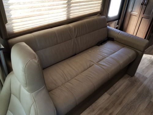 Photo 9 - 2020 Thor Class C Motorhome rental photo 11