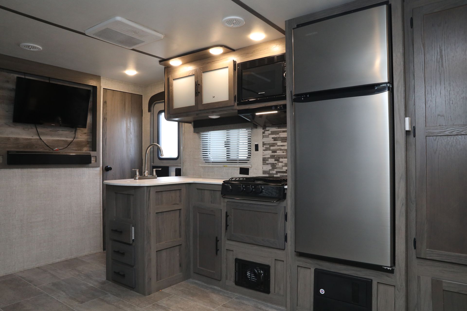 Photo 2 - 2020 Gulf Stream Travel Trailer rental photo 5