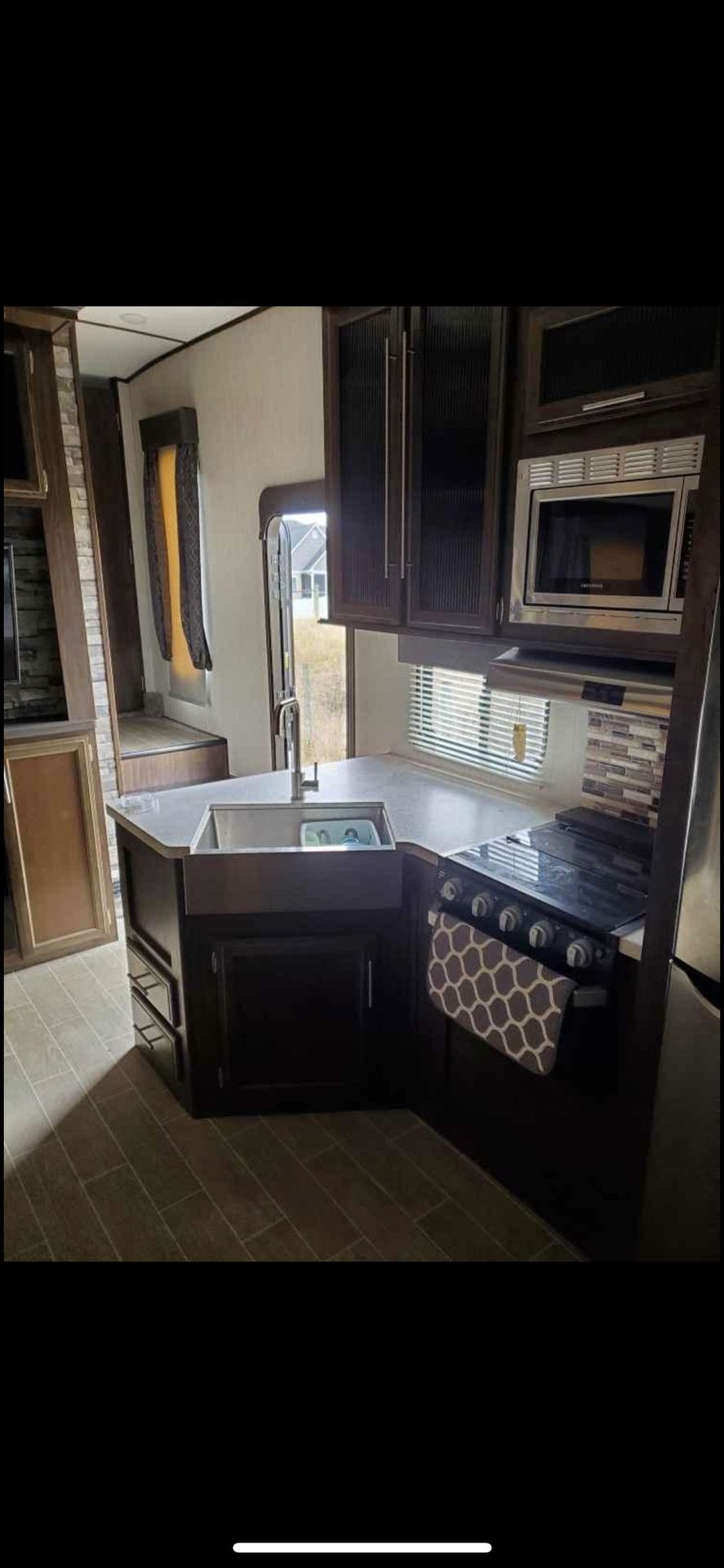 Photo 6 - 2020 Forest River Fifth Wheel rental photo 8