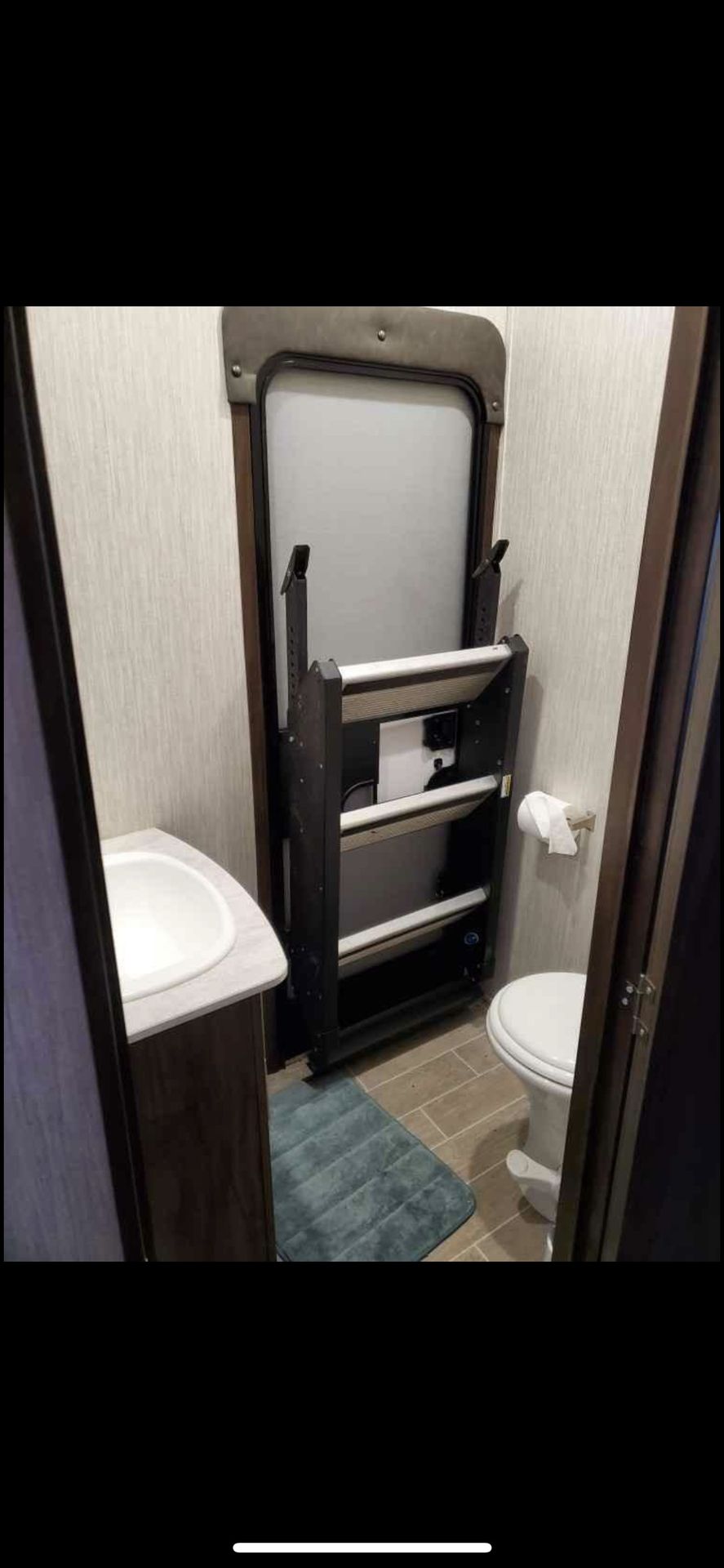 Photo 9 - 2020 Forest River Fifth Wheel rental photo 11