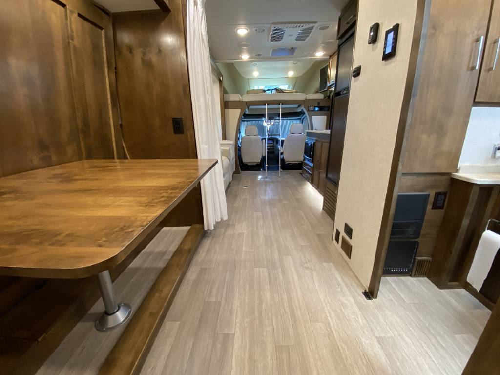 Photo 15 - 2018 Tiffin Motorhomes Class C Motorhome rental photo 17