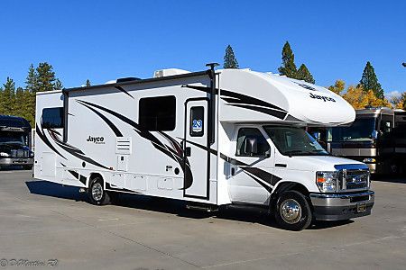Photo 10 - 2021 Jayco Class C Motorhome rental photo 12