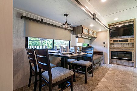 Photo 15 - 2021 Palomino Travel Trailer rental photo 17