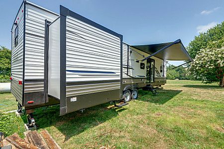 Photo 19 - 2021 Palomino Travel Trailer rental photo 21