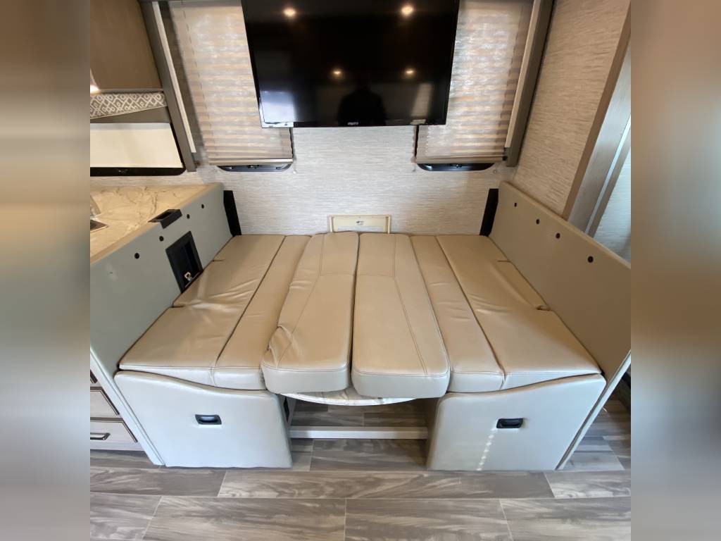 Photo 6 - 2020 Thor Motor Coach Class A Motorhome rental photo 8