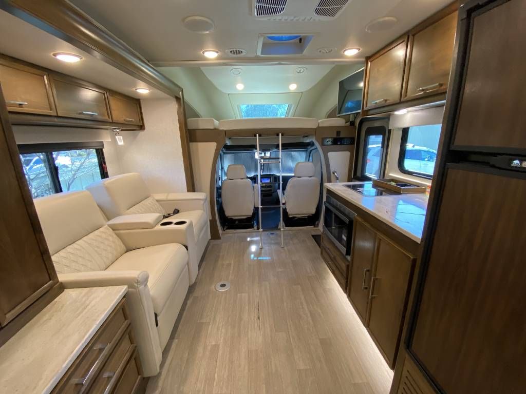 Photo 3 - 2018 Tiffin Motorhomes Class C Motorhome rental photo 5
