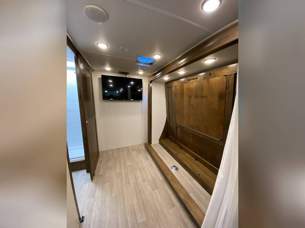 Photo 6 - 2018 Tiffin Motorhomes Class C Motorhome rental photo 8