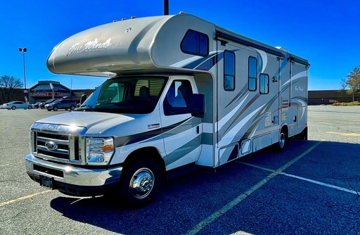 2016 Thor Motor Coach Four Winds Class C Motorhome for rent in Gaithersburg, MD