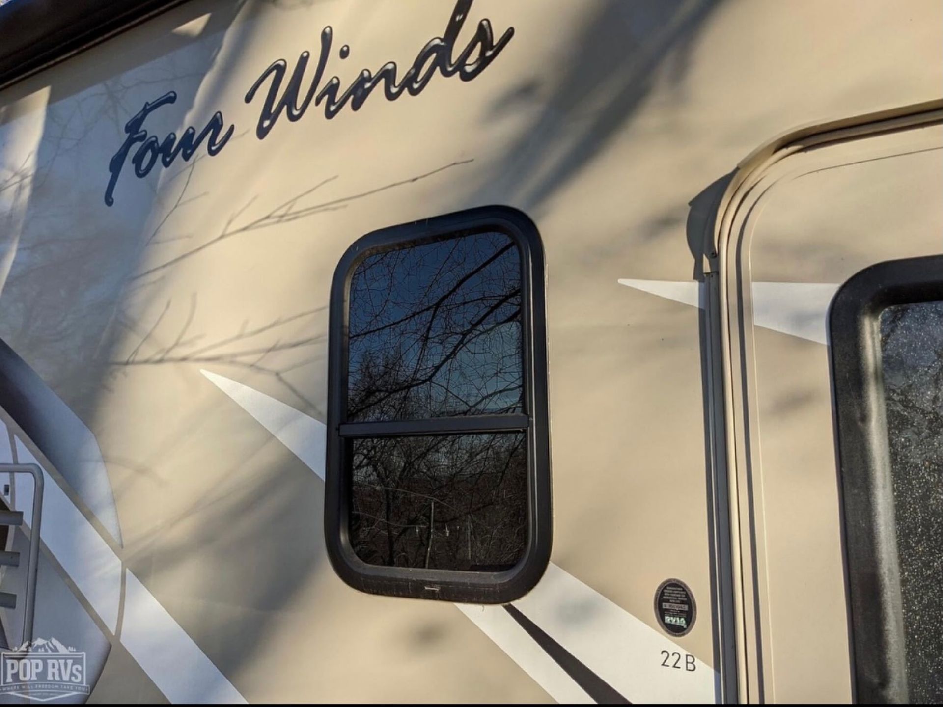 Photo 3 - 2018 Thor Motor Coach Class C Motorhome rental photo 5