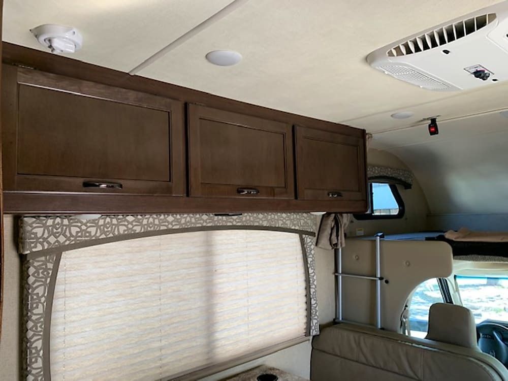 Photo 5 - 2019 Thor Motor Coach Class C Motorhome rental photo 7