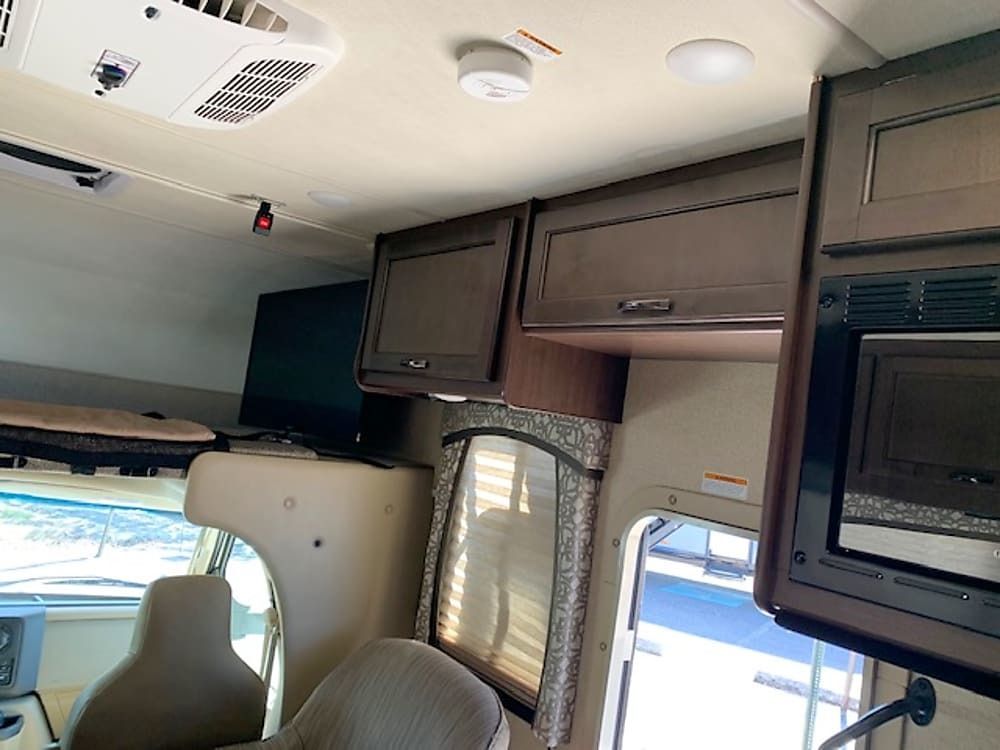 Photo 6 - 2019 Thor Motor Coach Class C Motorhome rental photo 8