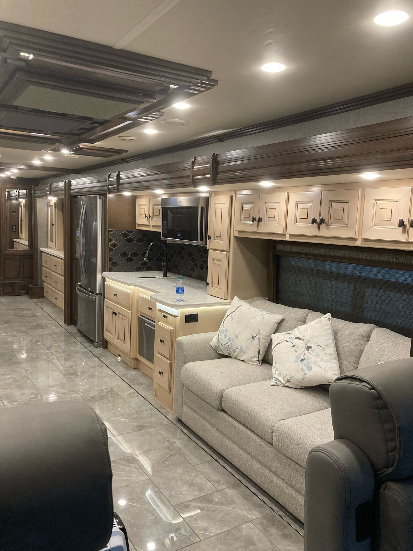 Photo 1 - 2020 American Coach Class A Motorhome rental photo 10