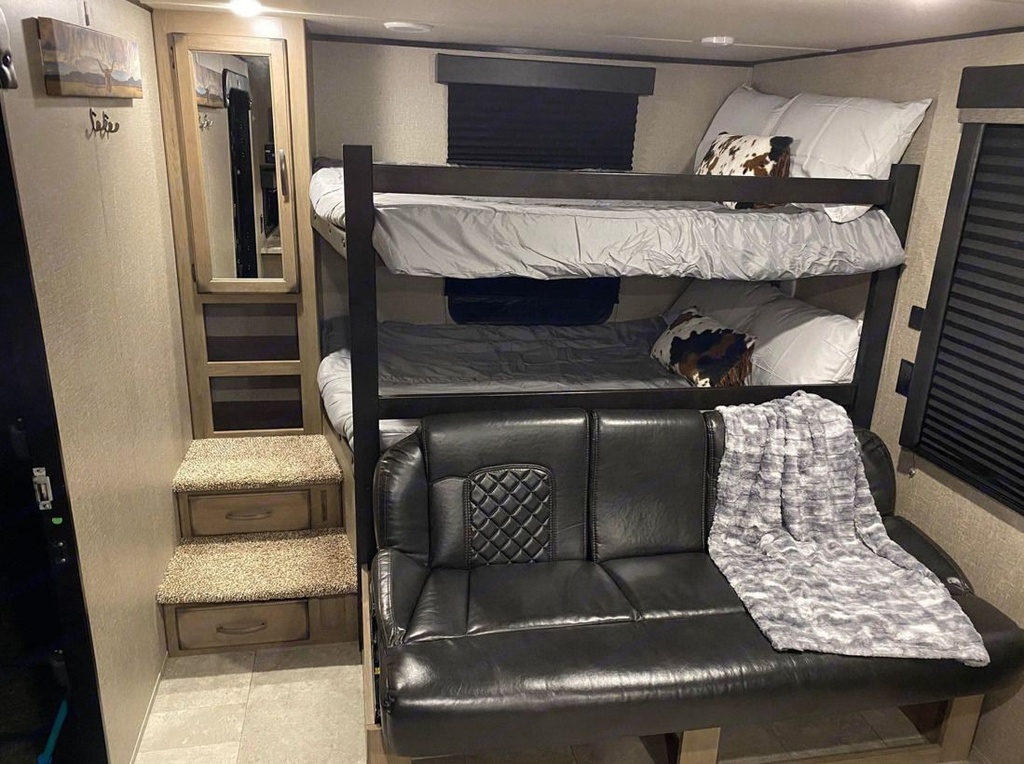 Photo 5 - 2020 Grand Design Travel Trailer rental photo 7