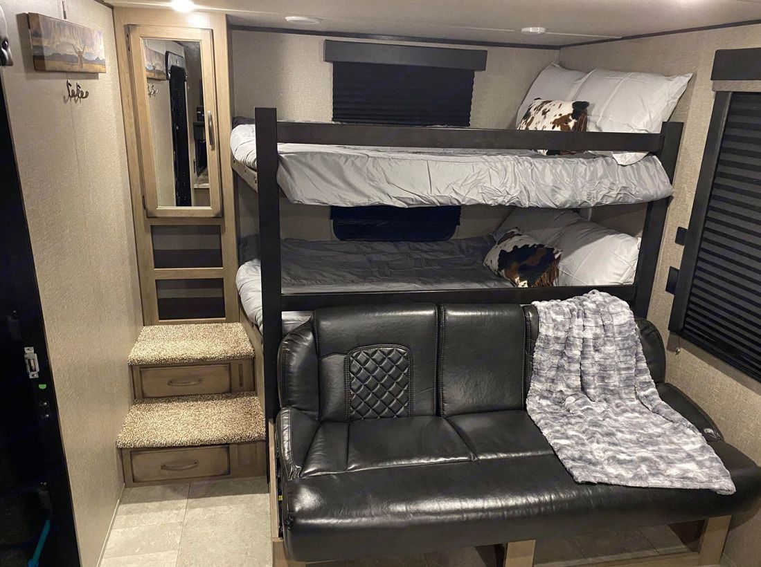 Photo 5 - 2020 Grand Design Travel Trailer rental photo 7