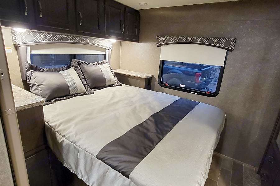 Photo 1 - 2020 Thor Motor Coach Class C Motorhome rental photo 3